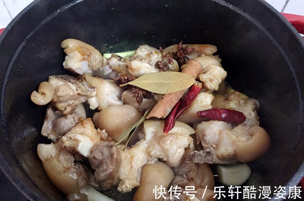 红烧猪蹄这样做,肥而不腻Q弹软糯,色香味俱全
