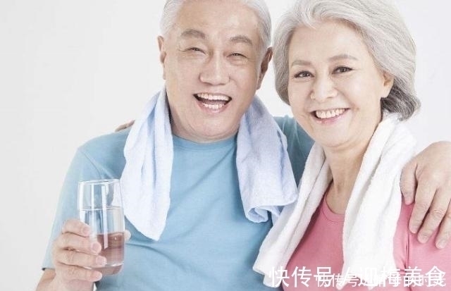 泡脚|日本长寿老人有“秘诀”，睡前爱做5事，你若占1个，也恭喜