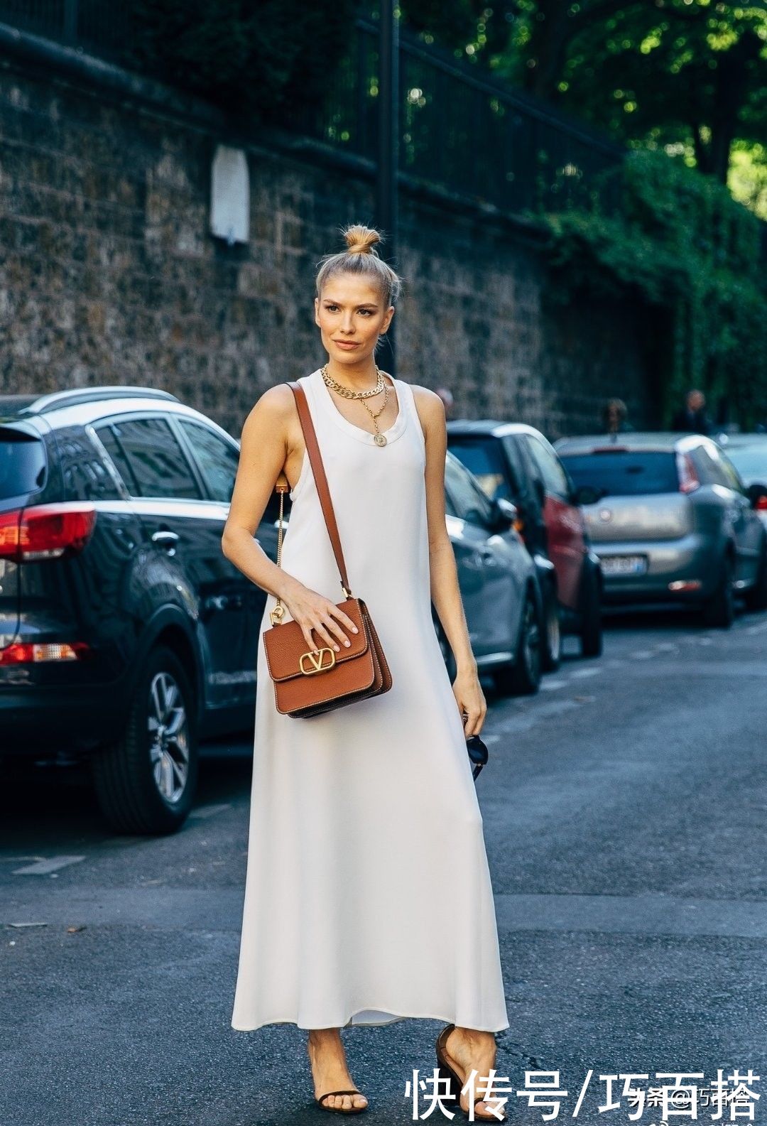 白色|走进欧美街头你会发现，她们最喜欢的颜色是白色，又刚又柔美极了