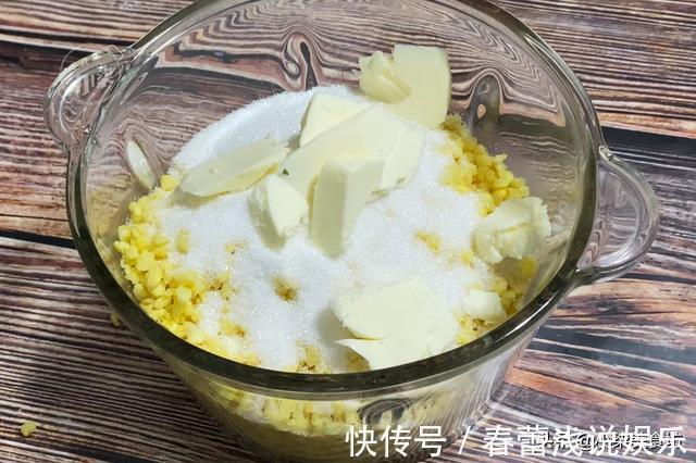 在家自制绿豆小饼,学会不用买,清凉解暑易消化,老人孩子都喜欢