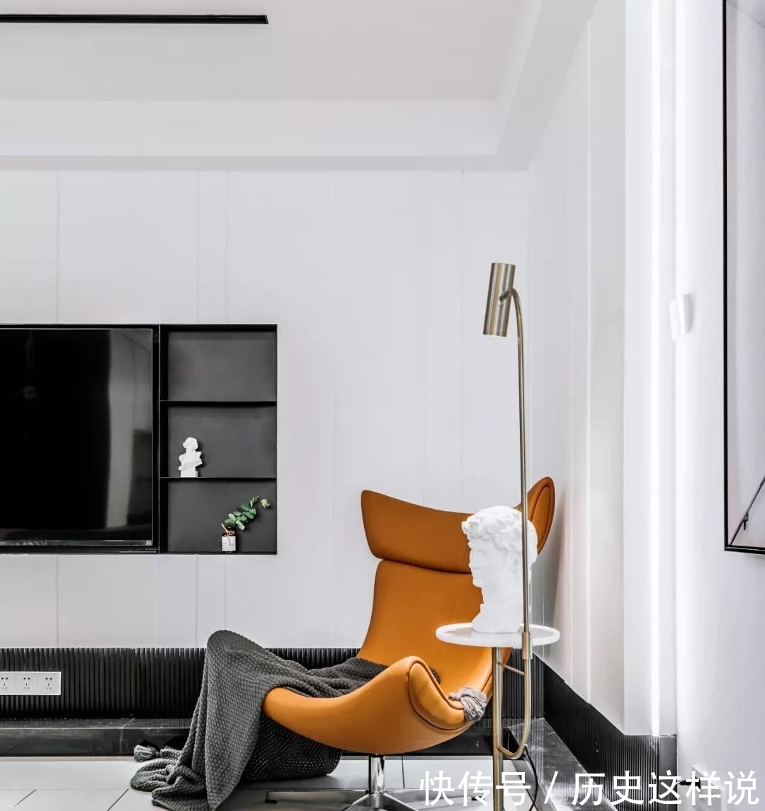 黑白灰|77平两居室户型,现代简约风,时尚又实用(附平面图)