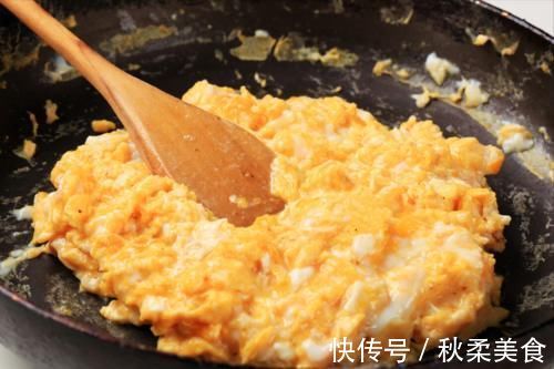 炒苦瓜|炒苦瓜，切记不要直接炒，下锅前多做2步，不苦不涩，鲜香又入味