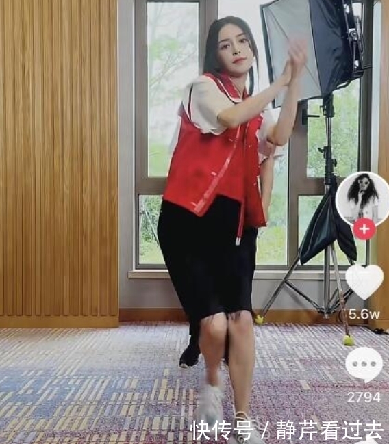 宋雨琦|baby现身三亚录制《跑男》,辟谣退出传闻,跟宋雨琦有说有笑