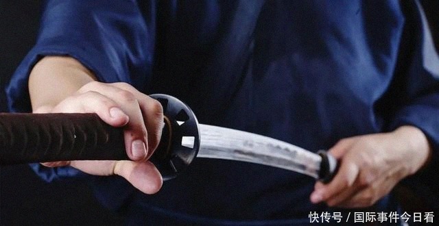 25岁成为“日本刀柄制作第一人”,日本小哥:我只是传承父亲的一身手艺罢了