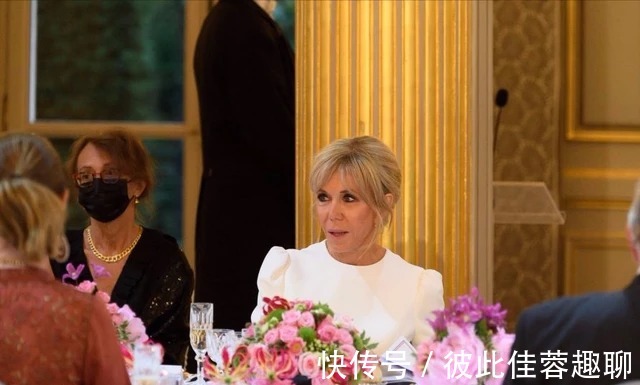 整容|布丽吉特整容后确实变美变嫩了！也敢把头发盘起来，气质真的很赞
