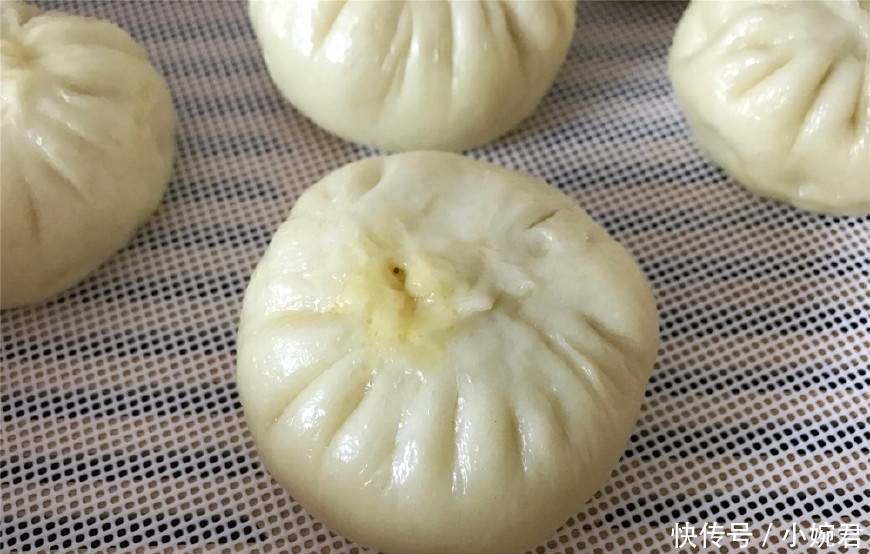 拉丝|此馅的包子你肯定没吃过,香到流口水,咬一口还拉丝,味道绝了