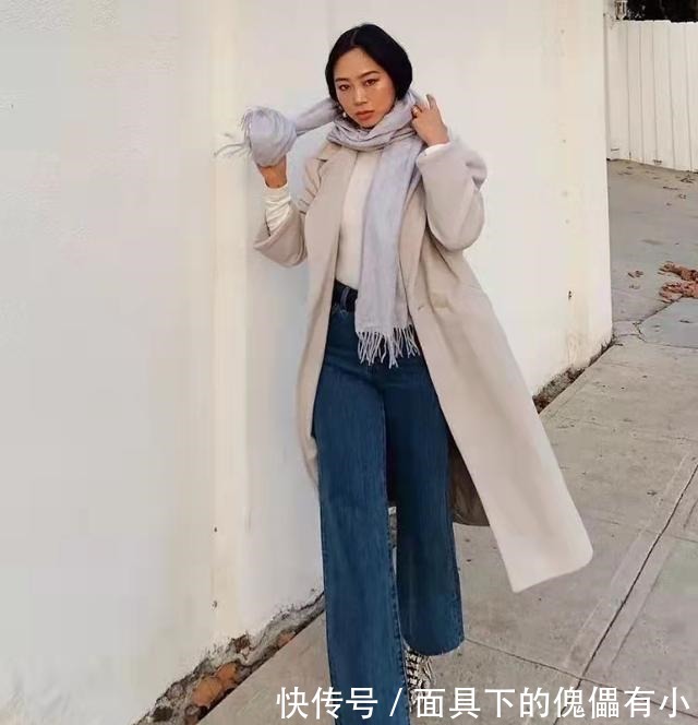 穿搭 真正有品味的女人,穿大衣不配紧身裤,今年流行宽松裤,显瘦还美!