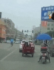 |搞笑GIF：看到最后那个动作 我悬着的心可算是放下了