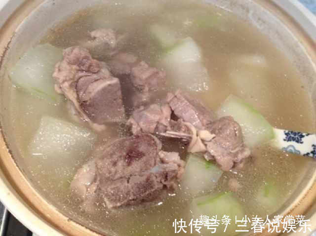 炖骨头汤不要再直接加水了,多加这步,汤白味浓,包你喝了还想喝