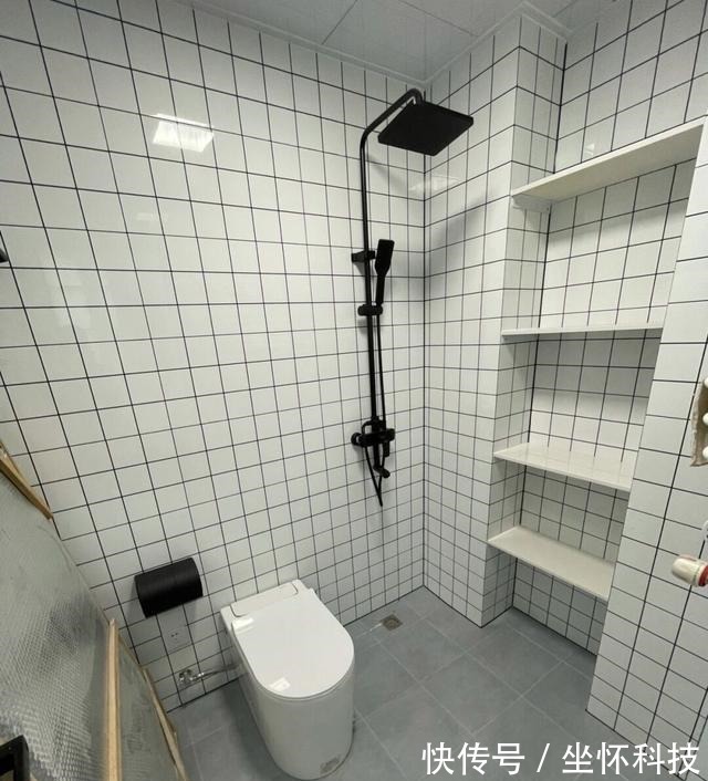 灰色|新家正式装修结束,不请设计师效果也很满意,选择灰色瓷砖很聪明