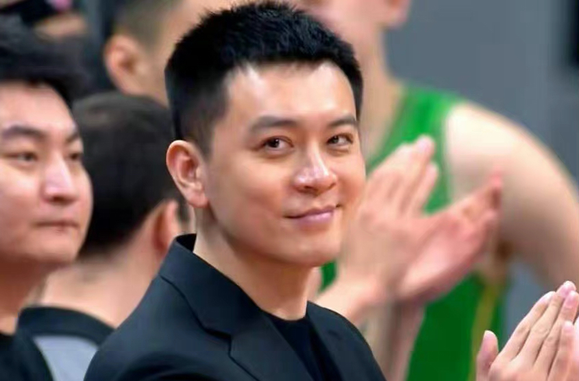 杨鸣|大外援仅拿3分+被碾压,辽宁男篮又看走眼了,张镇麟第2阶段或报销