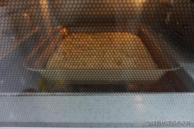 韩国爆款!菠萝酥粒面包,柔软细腻,酸甜油润,口感一绝