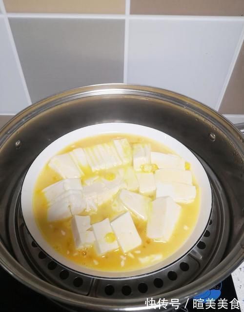 心灵鸡汤|早餐要快捷又要营养丰富:内酯豆腐蒸鸡蛋这样做,十分钟搞定