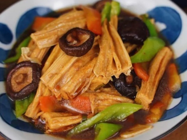 腐竹拌芹菜|“它”就是“浓缩后的豆浆”，营养成分是鸡蛋好几倍，错过太亏了