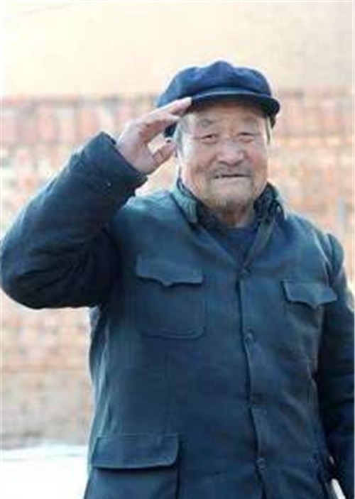 身份|90岁老兵证件丢失无法证明身份,指着博物馆照片老泪纵横:这是我