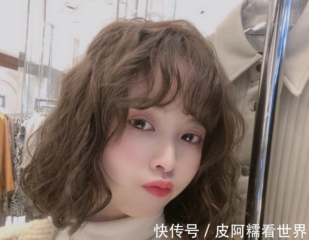 刘海 新年发型别再乱剪了,这才是当下最火的发型,无论长短都很心动