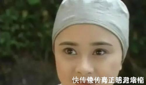 下联#俊俏尼姑出一上联池中荷叶鱼儿伞,和尚下联非常经典,动人凡心!