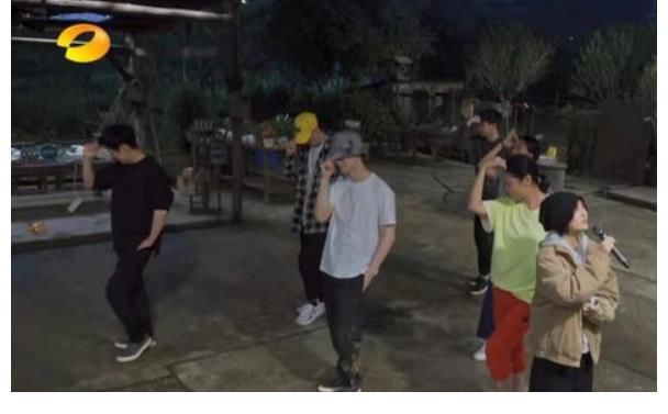 熒幕初吻|妹妹張子楓熒幕初吻被奪，《向往5》黃磊放話了：我要打死他！