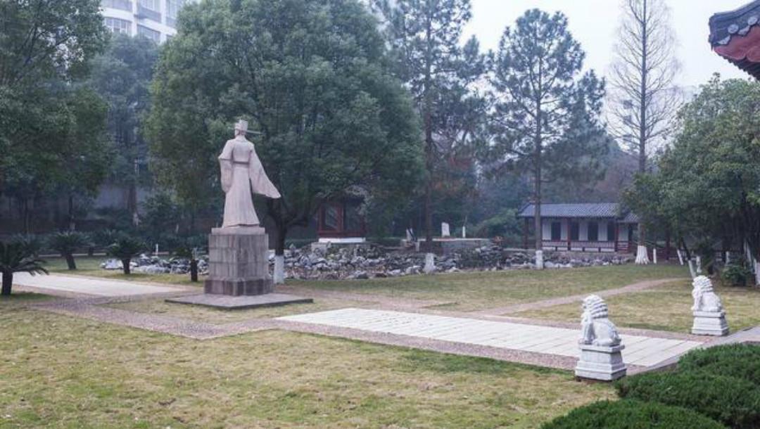 春色|王安石这首诗水平也很高,只用淡淡几笔,写出了不一样的春色美景