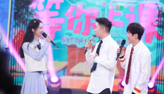 《快本》正式?jīng)]了，快樂家族只剩何炅，并不看好《你好星期六》！