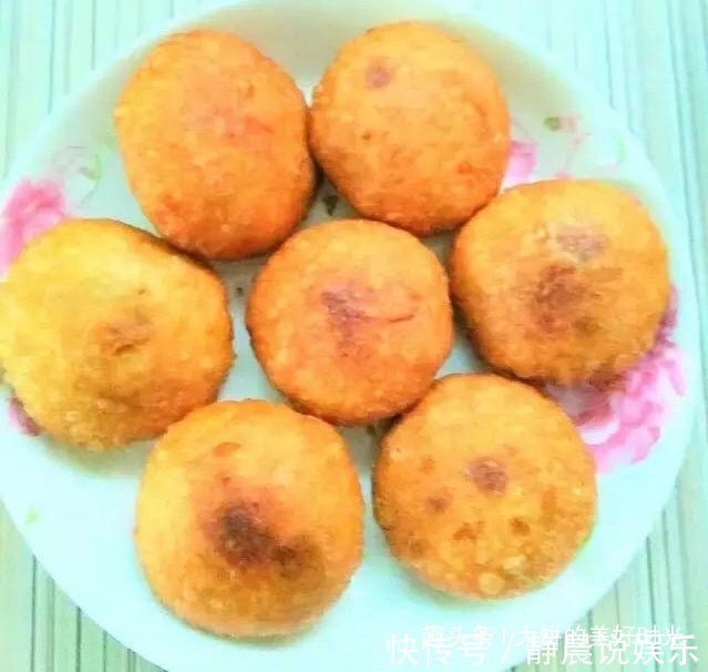 秋季就适合吃炸糕,香甜软糯,香味诱人,上桌家人5分钟吃掉一盘