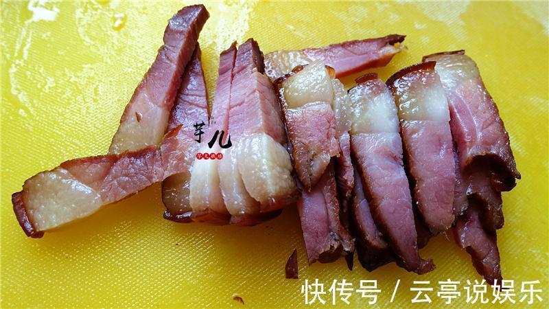 干煸花菜烧腊肉,做法简单,香辣可口,比饭店的好吃,下饭又下酒