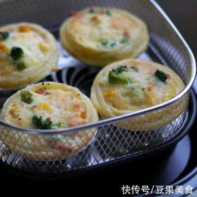 外酥里嫩|#安佳马苏里拉芝士挑战赛#杂蔬芝士咸蛋挞 | a43