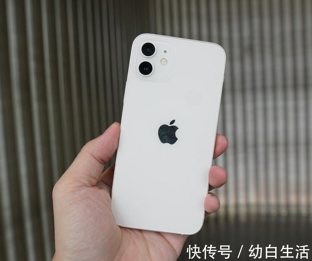 刘海屏|华为Mate30用了一年，今年换成iPhone12，没想象中那么好