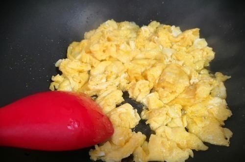 补充蛋白质|便秘最怕这菜,一周吃2次,排出宿便,告别大肚腩,瘦出小蛮腰