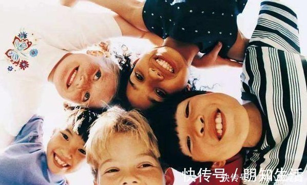 出息|养育男孩要三不管,现在调皮将来更易有出息,父母可别太严格