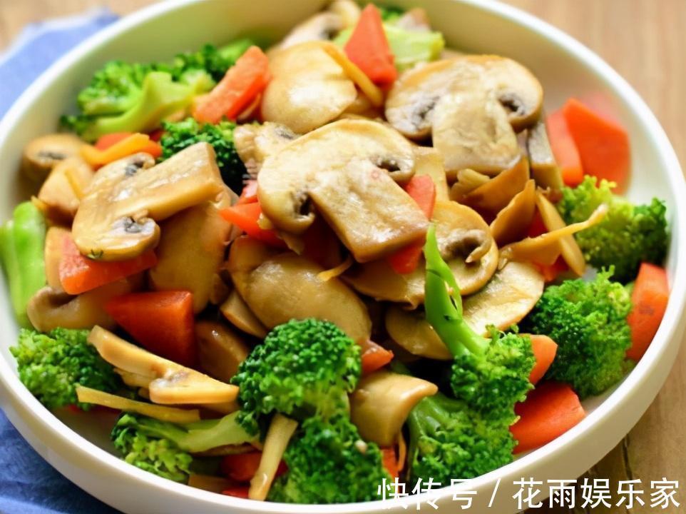 吃起来|吃西兰花用清水洗，不如不洗，教你一招虫子跑掉，吃起来更爽口