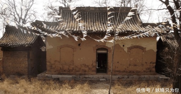 夜宿|老人告诫宁可夜宿荒坟, 不可旅居古刹, 一言道出真理, 人心最可怕!