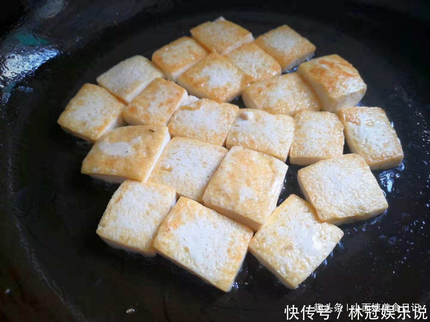 早餐别出去买了,2个鸡蛋一块豆腐,快速又营养,全家都喜欢!