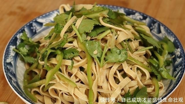 食用碱|这菜浑身都是宝,可惜很多人不懂,简单一拌,给家人吃营养补钙