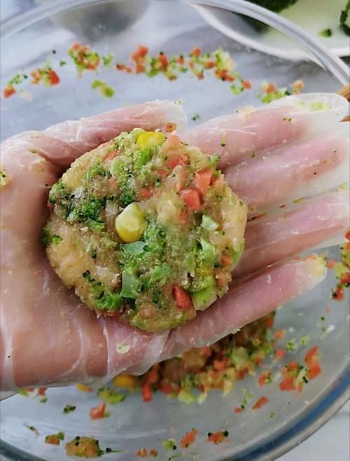 好吃|好吃不胖的蔬菜鸡胸肉饼,营养丰富,想瘦下来就这样吃