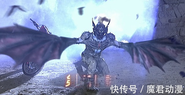 前辈|假面骑士剑:蝙蝠不死兽开局暴打橘前辈,封印之后沦为废弃的底牌