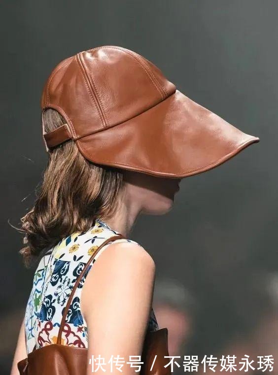 冬季|琥珀色才是今年冬季的压轴色,高级感提升品味,时髦有气质!