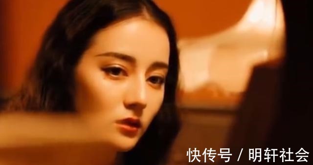 在《跑男》狂吃的热巴,为啥其他节目一口不吃姚译添道出真相