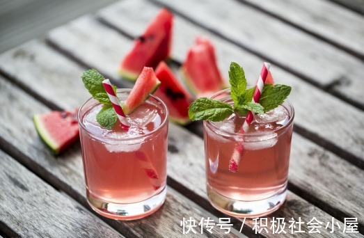 腌制品|高血压患者少吃盐就可以吗?这4种食物应该戒掉,多数人吃错了!