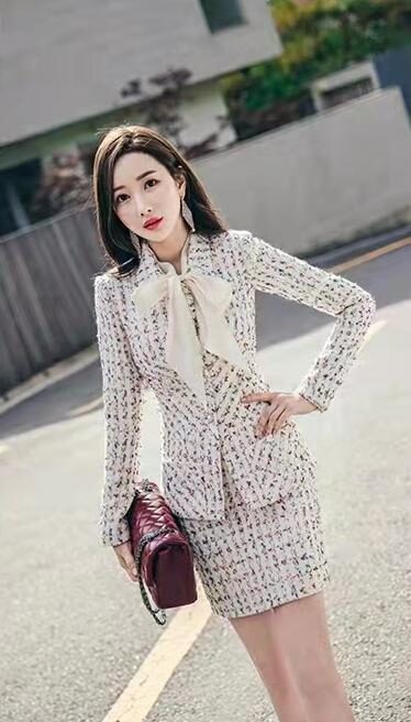 毛呢 时尚小香风，秋冬季高级穿搭，毛呢西服搭配气质半身裙