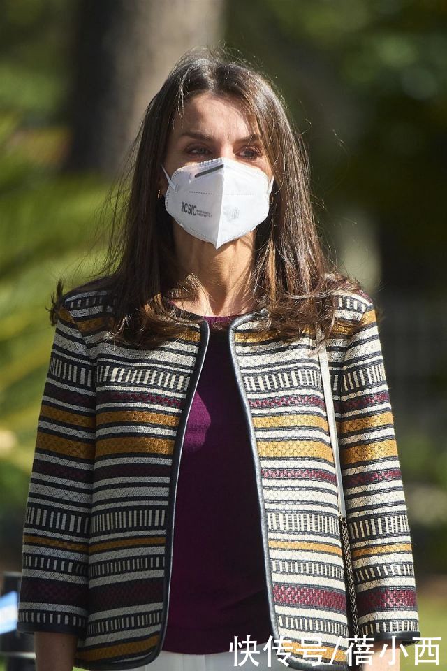 西班牙|西班牙王后无惧皱纹和白发，深知会打扮比长相重要，这样能美到老