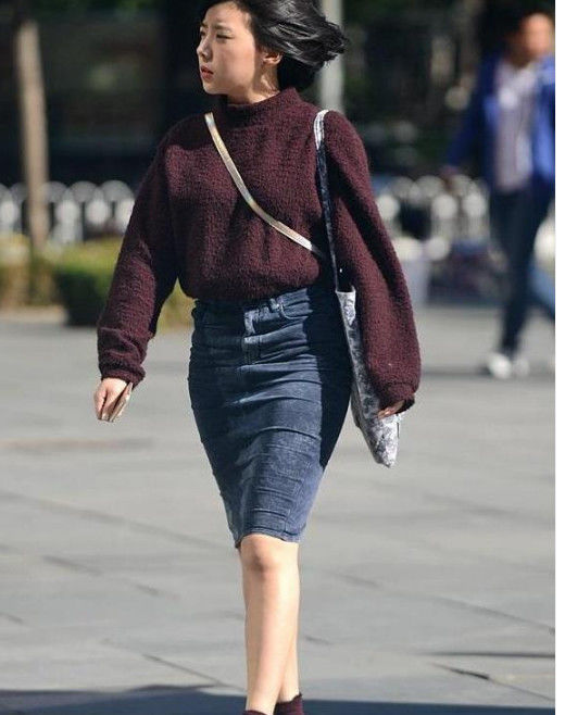 街拍清新靓丽的小美女,娇美又可爱,真是青春活力无限