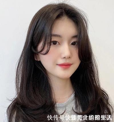 新年|分享几款适合方脸、大脸的发型，显脸小还减龄，很适合新年剪