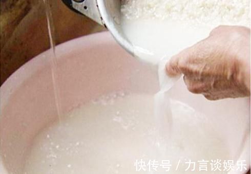 祛除|很多人不知道,洗头时加点它,保证你头发黑又亮,还能祛除头皮屑