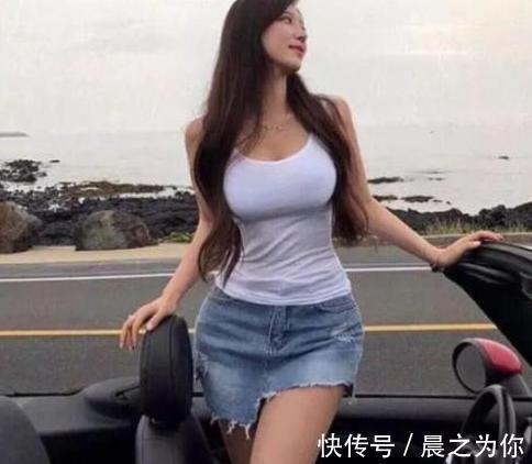女模|韩国女模被称真人版“海贼王女帝”,大长腿小蛮腰