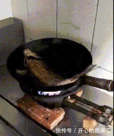 |搞笑美女GIF:男女之间没有纯洁的友谊!你看她眼神就知道了