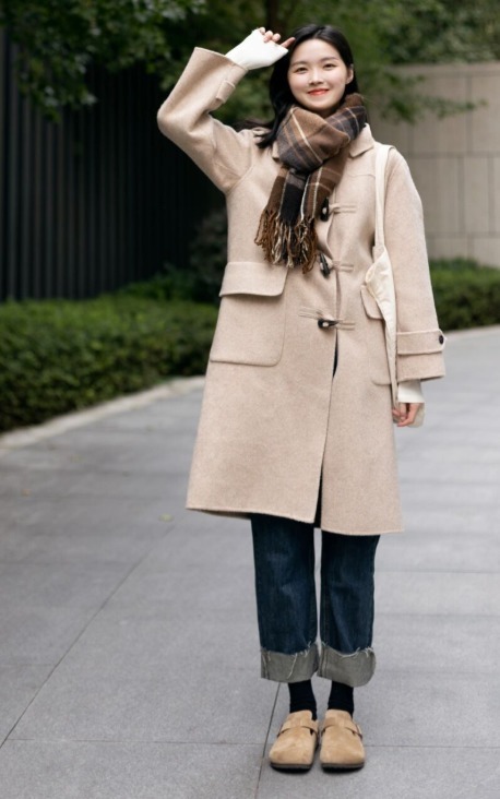 指南|秋冬穿搭指南,“大衣+直筒裤”最易上手,保暖又舒适,高级时髦