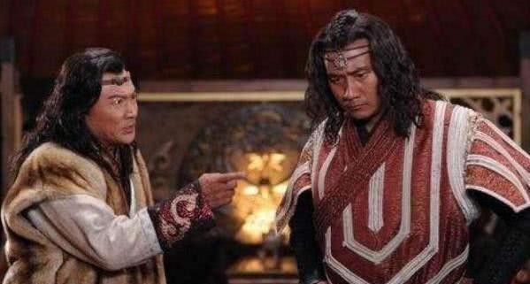 库房|皇帝悄悄在大臣衣服烫个洞,来年发现洞还在,立刻下令:打开库房