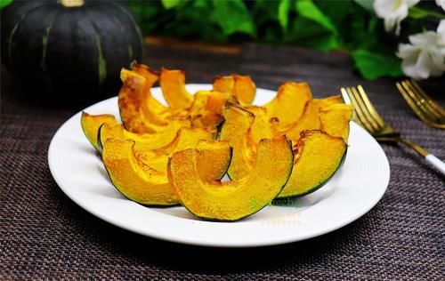 南瓜的懒人做法，不放一滴油，烤一烤，软糯香甜，热量低更健康！