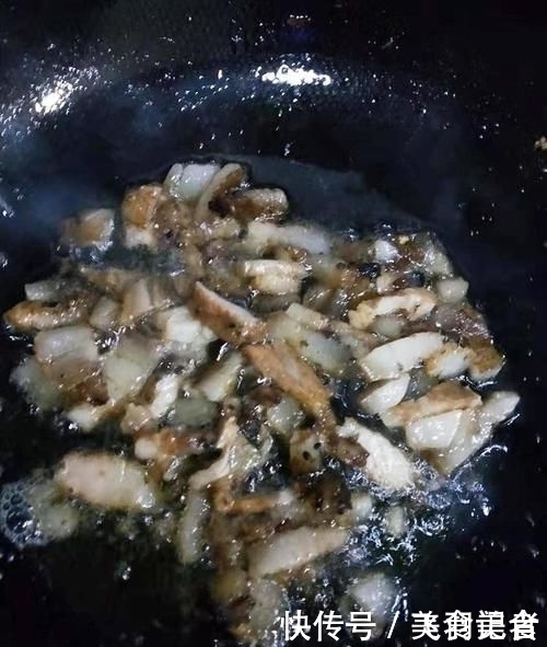 它是天然“黄体酮”,女人要多吃,皮肤粉嫩显年轻,40岁似少女